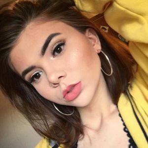 Meet your Posher, Liv